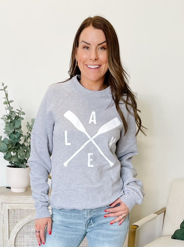 Lake Paddle Graphic Sweatshirt in Heather Grey